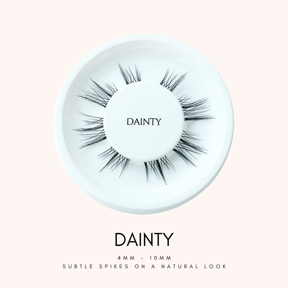 Close up view of HanaDolly's DAINTY lash style on their iconic white, circular lash tray