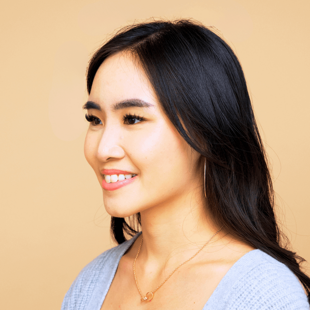 Female model wearing HanaDolly's FLIRTY lash style for more vivacious and sexy lash look