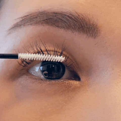 Applying lash bond for at-home DIY lash extension application