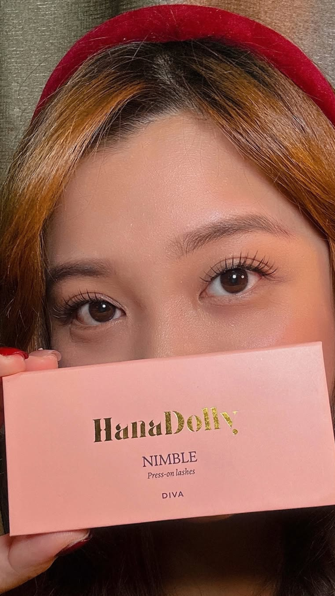 Customer showing HanaDolly Nimble press-on lashes after perfect application